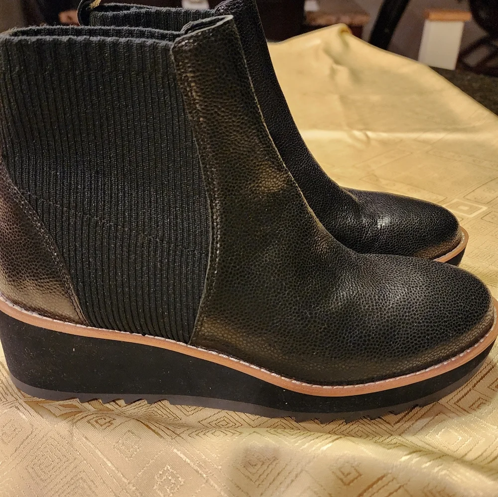 Eileen Fisher New Liou Embossed Leather Wedge Chelsea Boots. - Picture 8 of 11